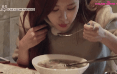 Từng &ldquo;chết m&ecirc; chết mệt&rdquo; m&oacute;n phở nhưng giờ được fan Việt mời đi ăn, Ros&eacute; (BLACKPINK) liền c&oacute; phản ứng khiến d&acirc;n mạng rất bất ngờ - Ảnh 5.