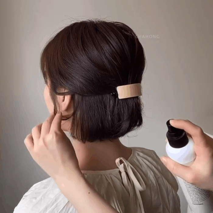 Mấy n&agrave;ng t&oacute;c ngắn đừng x&otilde;a xượi m&agrave; h&oacute;a nhạt nhẽo, c&oacute; &iacute;t nhất 4 kiểu t&oacute;c buộc xinh tươi gọn m&aacute;t để thay đổi đ&acirc;y n&agrave;y - Ảnh 9.