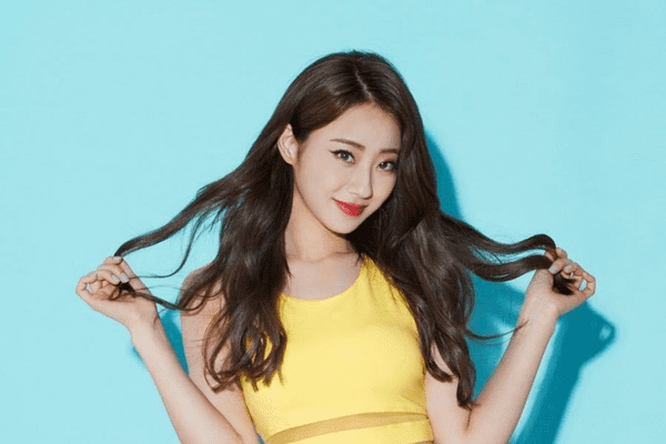 Nữ Idol gợi cảm khoe mặt mộc trên show thực tế nhưng phản ứng của người mẹ mới gây chú ý! - Ảnh 2. Nữ Idol gợi cảm khoe mặt mộc trên show thực tế nhưng phản ứng của người mẹ mới gây chú ý! - Ảnh 2.