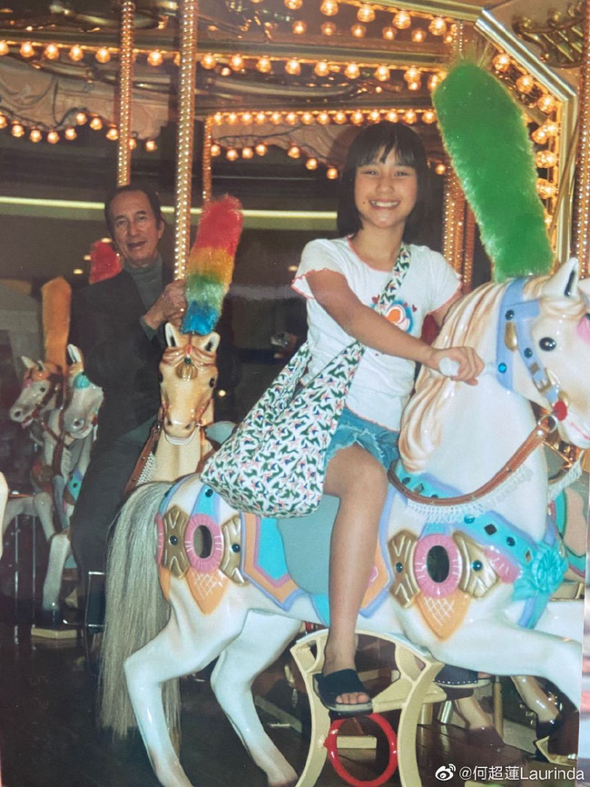 Gia tộc Vua s&ograve;ng b&agrave;i Macau trong Ng&agrave;y của Cha: Hầu hết đều im lặng, chỉ c&oacute; 2 tiểu thư đăng ảnh nhớ thương người cha qu&aacute; cố - Ảnh 3.