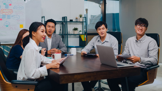 Ch&agrave;ng trai lạc l&otilde;ng trong ch&iacute;nh c&ocirc;ng ty đ&atilde; gắn b&oacute; 5 năm v&agrave; những m&acirc;u thuẫn kh&oacute; n&oacute;i th&agrave;nh lời trước tuổi băm - Ảnh 3.