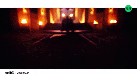 Xem teaser MV mới của BLACKPINK mà tưởng “xào” lại 3 bản hit cũ với loạt cảnh quay na ná nhau, YG lười sáng tạo hay trung thành với style riêng? - Ảnh 14.