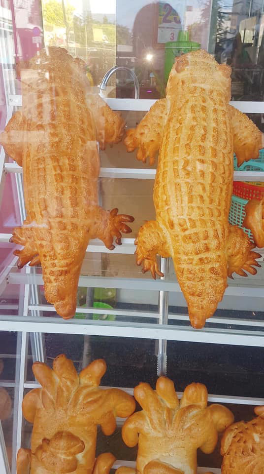 Xuất hiện bánh mì cá sấu đang được dân mạng share ầm ầm: Đúng là Việt Nam cái gì cũng nghĩ ra được! - Ảnh 2.