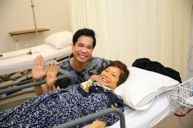 Mẹ Ngọc Sơn quyết định một mình về Việt Nam điều trị khối u, tình trạng sức khoẻ hiện tại cải thiện đáng mừng - Ảnh 4.