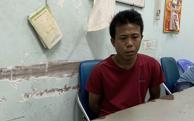 Nam thanh niên khoét tường tiệm vàng trộm 200 đôi bông tai và 5 sợi dây chuyền - Ảnh 1.