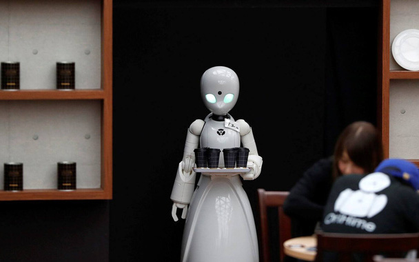 Bất ngờ với top 10 nghề lương cao mà người Nhật nghĩ robot làm tốt hơn con người