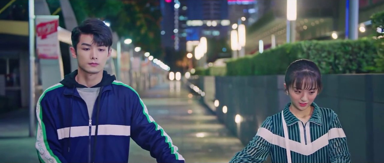 Lộ diện màn hôn quằn quại nhất màn ảnh Trung, netizen khoái chí: Anh chị tính nuốt nhau luôn hay gì - Ảnh 10. Lộ diện màn hôn quằn quại nhất màn ảnh Trung, netizen khoái chí: Anh chị tính nuốt nhau luôn hay gì - Ảnh 10.