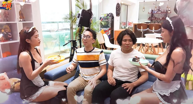 Tuyên bố bị mệt mỏi, stress, nam YouTuber tuyển một nhóm hầu gái về phục vụ rồi làm video khiến người xem chảy máu mũi - Ảnh 3.