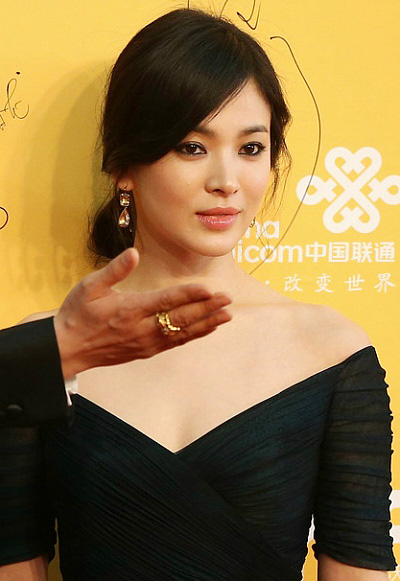 8 lần Song Hye Kyo gây nổ thảm đỏ, sự kiện: 2 dịp làm đám cưới sớm với Song Joong Ki, sau ly hôn lại lột xác ngỡ ngàng - Ảnh 24.