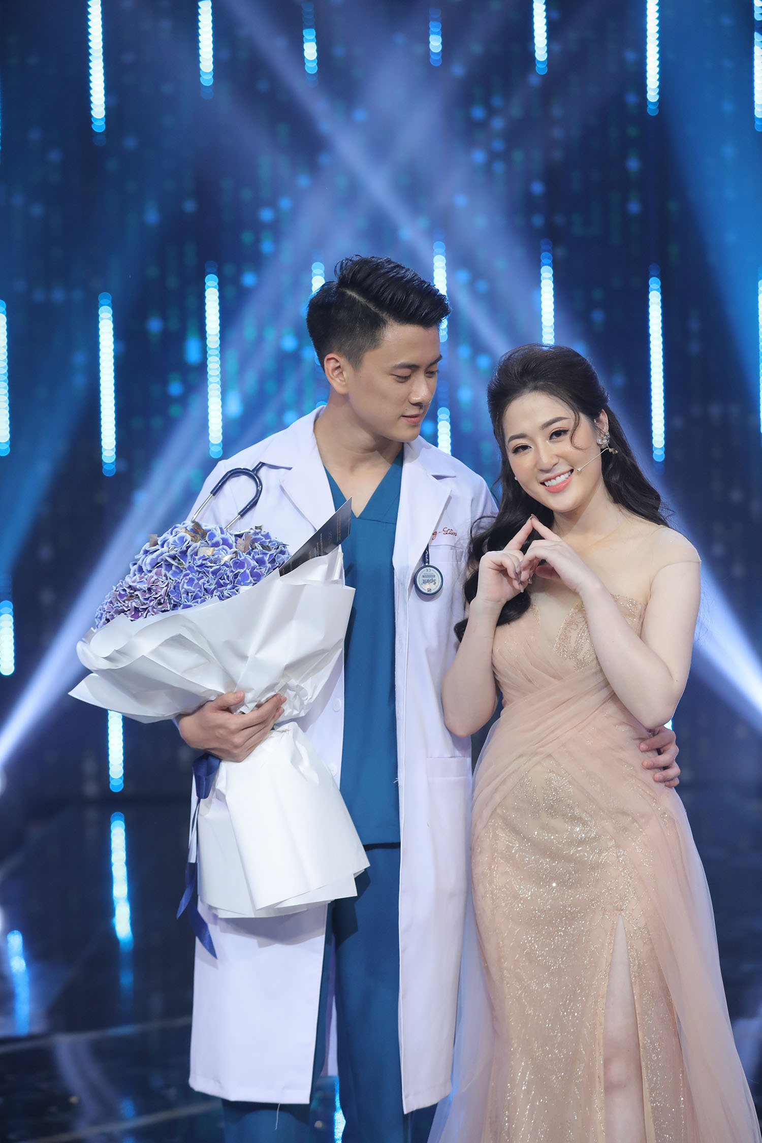 Màn trổ mã siêu thành công của chàng bác sĩ Người ấy là ai: Con trai chỉ cần tăng ký, gym gủng vào là thành nam thần ngay! - Ảnh 1. Màn trổ mã siêu thành công của chàng bác sĩ Người ấy là ai: Con trai chỉ cần tăng ký, gym gủng vào là thành nam thần ngay! - Ảnh 1.