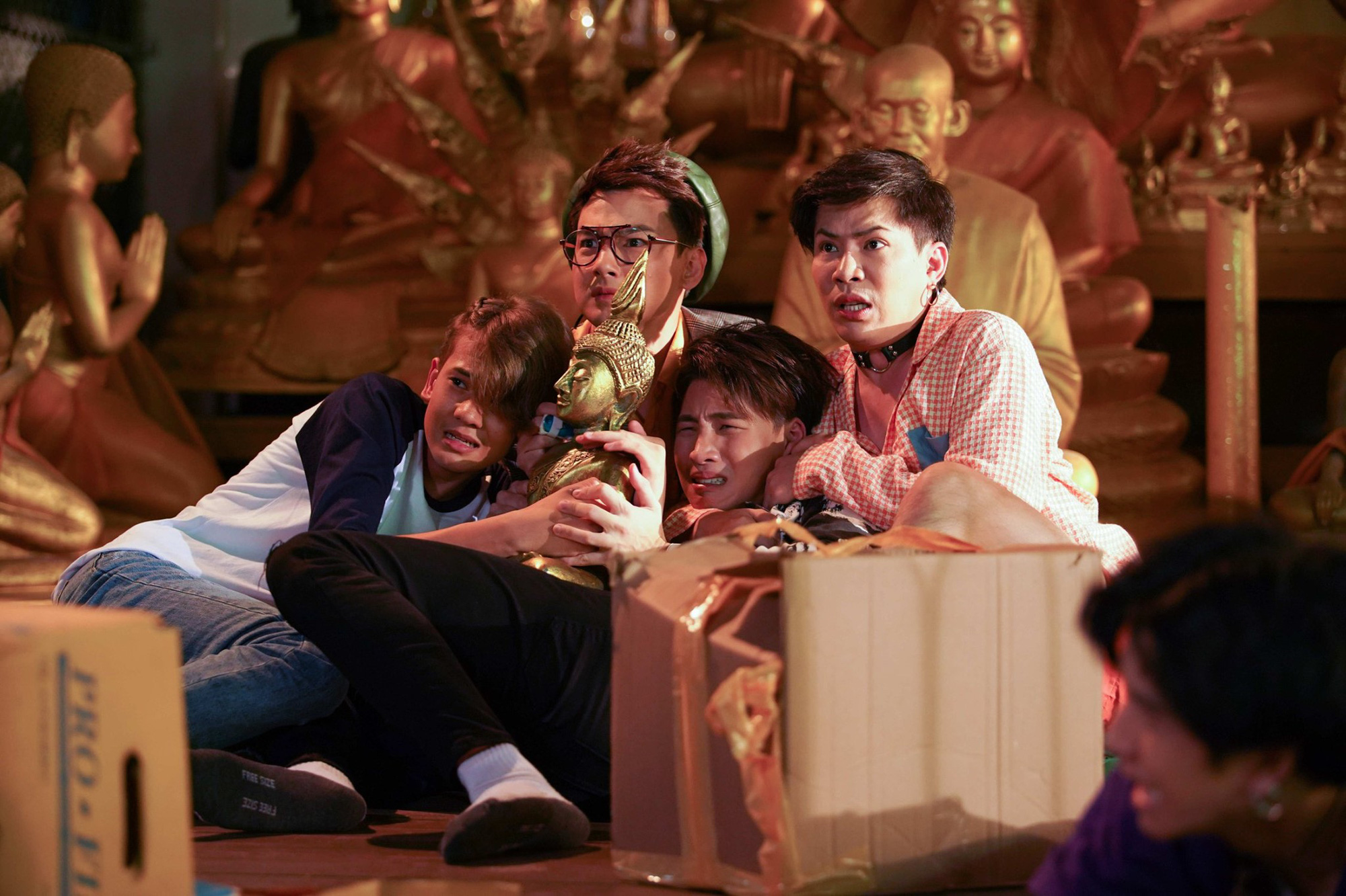 C&oacute; trai đẹp phim đam mỹ bảo k&ecirc; nhưng bộ đ&ocirc;i khẩu nghiệp vẫn bị ma rượt t&eacute; kh&oacute;i ở trailer Ng&ocirc;i Đền Kỳ Qu&aacute;i 2 - Ảnh 12.