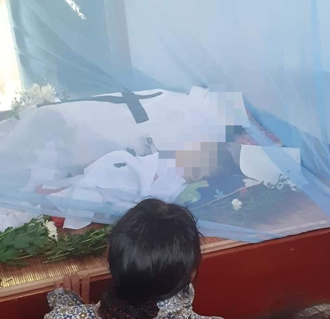 Vụ người mẹ tử vong thương t&acirc;m tr&ecirc;n đường chở con đi học: B&eacute; trai cũng kh&ocirc;ng qua khỏi - Ảnh 1.