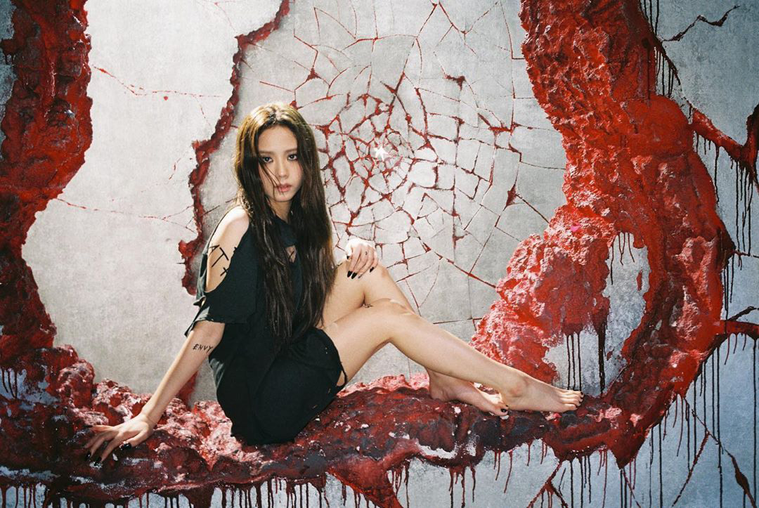 Chơi hơn hẳn 3 n&agrave;ng Black Pink c&ograve;n lại, chỉ ri&ecirc;ng Jisoo c&oacute; đến 7 h&igrave;nh xăm chất ngầu, từ vị tr&iacute; đến &yacute; nghĩa đều &ldquo;kịch độc&rdquo;  - Ảnh 1.