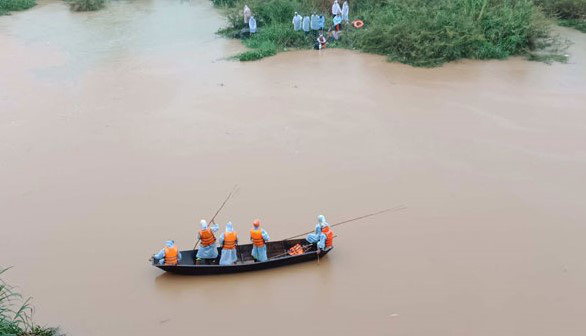 Thương tâm 3 học sinh đuối nước khi tắm suối ở Lâm Đồng - Ảnh 1.