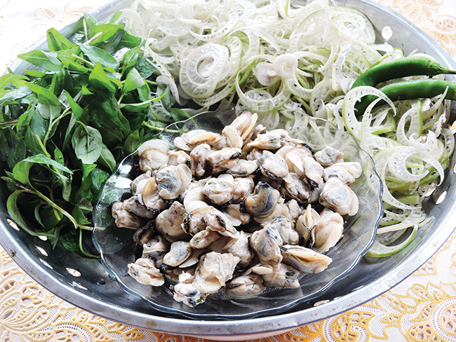 Loại thân cây tưởng chỉ vứt đi hoặc cho heo ăn nhưng lại được người Việt tận dụng chế biến thành biết bao nhiêu món ngon - Ảnh 4.