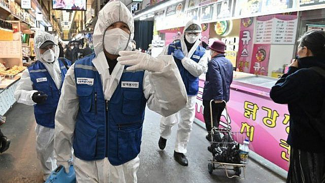 Hàn Quốc tiếp tục đối mặt với các chùm lây nhiễm Covid-19 mới - Ảnh 1.