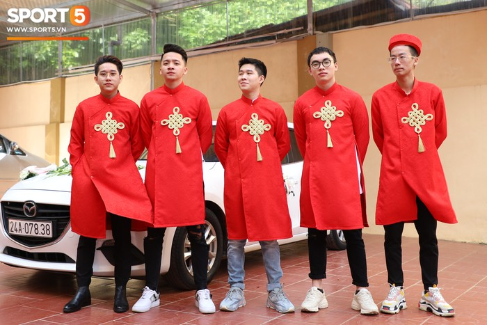 Xịn như Gấu, tậu lu&ocirc;n d&agrave;n tuyển thủ xuất sắc nhất lịch sử Li&ecirc;n Qu&acirc;n Mobile Việt Nam l&agrave;m đội b&ecirc; tr&aacute;p cho đ&aacute;m cưới khiến fan ph&aacute;t cuồng - Ảnh 1.