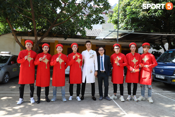 Xịn như Gấu, tậu lu&ocirc;n d&agrave;n tuyển thủ xuất sắc nhất lịch sử Li&ecirc;n Qu&acirc;n Mobile Việt Nam l&agrave;m đội b&ecirc; tr&aacute;p cho đ&aacute;m cưới khiến fan ph&aacute;t cuồng - Ảnh 7.