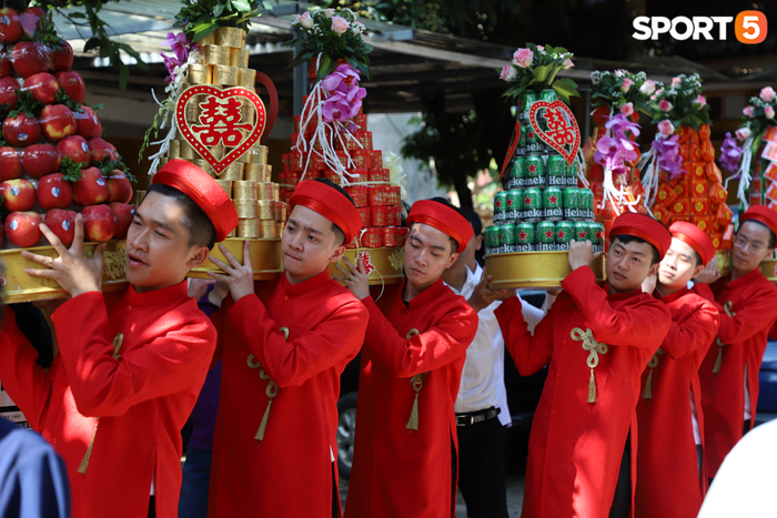 Xịn như Gấu, tậu lu&ocirc;n d&agrave;n tuyển thủ xuất sắc nhất lịch sử Li&ecirc;n Qu&acirc;n Mobile Việt Nam l&agrave;m đội b&ecirc; tr&aacute;p cho đ&aacute;m cưới khiến fan ph&aacute;t cuồng - Ảnh 8.