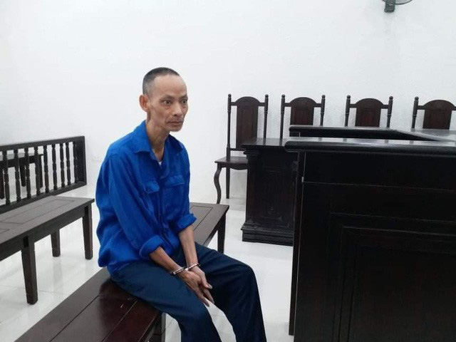 &Aacute;n tử cho g&atilde; bảo vệ s&aacute;t hại t&igrave;nh địch v&igrave; ghen tu&ocirc;ng - Ảnh 1.