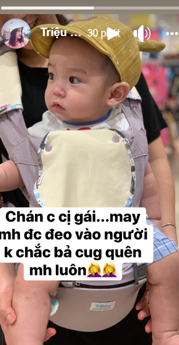 Vợ Hùng Dũng trí nhớ cá vàng rồi than thở hài hước: May mà đeo con vào người không chắc cũng quên - Ảnh 1.