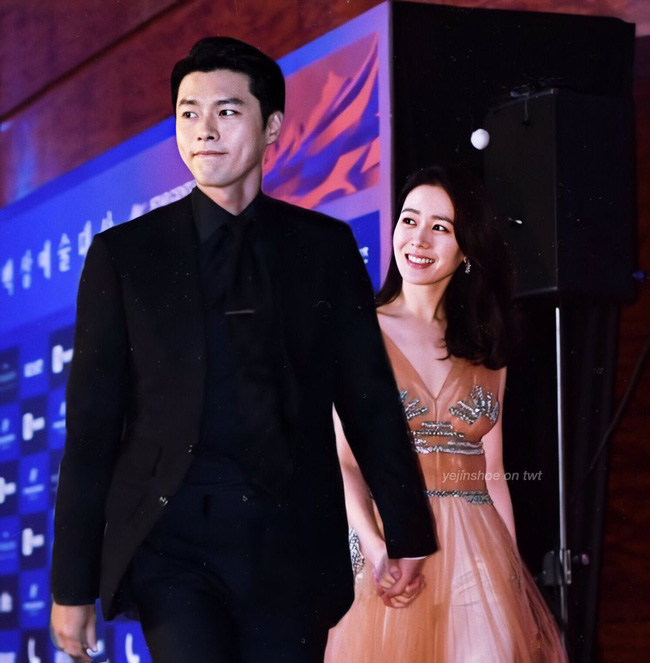 Hyun Bin và Son Ye Jin vừa xác nhận tham dự lễ trao giải Baeksang vào 5/6, netizen đã ngay lập tức so sánh với cặp đôi Song - Song ngày nào - Ảnh 2.