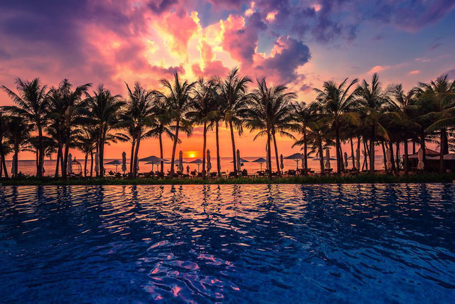 6 resort 5 sao sở hữu hồ bơi độc đáo bậc nhất đảo ngọc Phú Quốc đang có giá rẻ, giảm sâu đến không ngờ: Còn gì tuyệt hơn ngắm hoàng hôn, đắm mình trong làn nước xanh trong vắt - Ảnh 10.