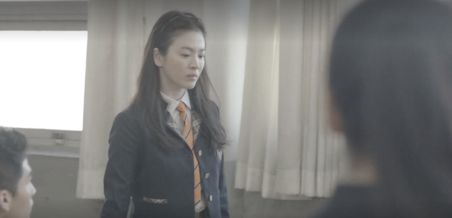 Nhìn lại những lần Song Hye Kyo mặc đồng phục, giản dị từ tóc tai đến makeup để thấy thế nào là nhan sắc đi vào huyền thoại - Ảnh 10.