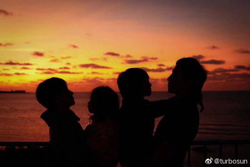 Cặp đôi vàng Cbiz Đặng Siêu - Tôn Lệ kỷ niệm 9 năm ngày cưới: Tính cách quá khác nhau, chỉ có tình yêu là mãi mãi - Ảnh 4. Cặp đôi vàng Cbiz Đặng Siêu - Tôn Lệ kỷ niệm 9 năm ngày cưới: Tính cách quá khác nhau, chỉ có tình yêu là mãi mãi - Ảnh 4.