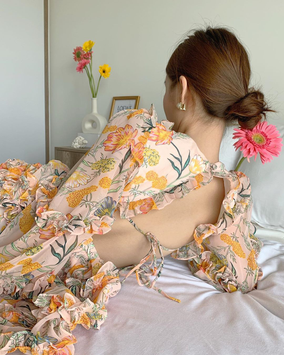 Kiểu váy “kín trước hở sau” đang được cả loạt sao mê mệt, muốn điểm sexy tăng vụt hè này bạn hãy copy ngay thôi - Ảnh 12.