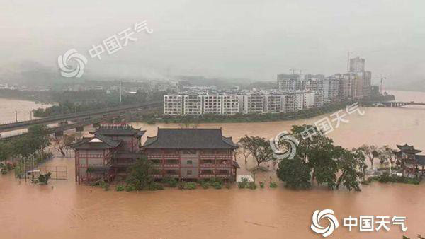 Mưa lớn ở Trung Quốc, mực nước hơn 50 con sông vượt mức báo động - Ảnh 1.
