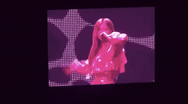 Đang diễn thì Jennie (BLACKPINK) đột ngột bỏ vào hậu trường, tưởng bị “ném đá” nhưng hóa ra là hành động xử lý sự cố đầy chuyên nghiệp - Ảnh 5. Đang diễn thì Jennie (BLACKPINK) đột ngột bỏ vào hậu trường, tưởng bị “ném đá” nhưng hóa ra là hành động xử lý sự cố đầy chuyên nghiệp - Ảnh 5.