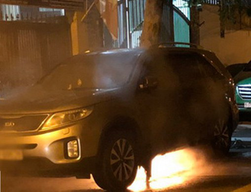 Bắt khẩn cấp nghi phạm đốt 6 ô tô lúc rạng sáng ở Nha Trang - Ảnh 2.