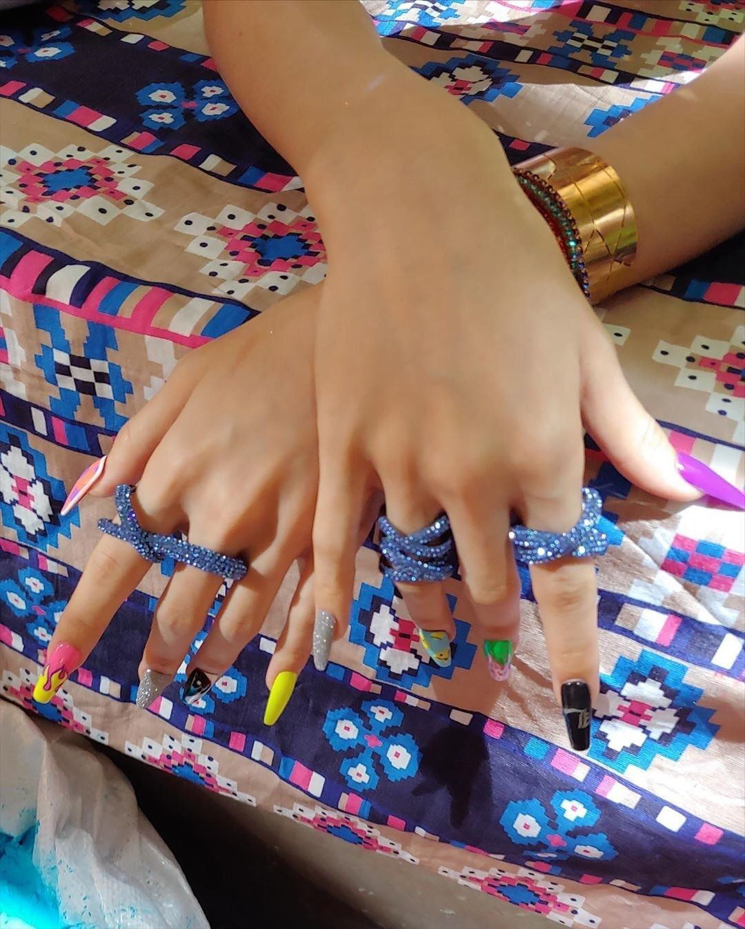 Loạt mẫu nail của Lisa quá xịn, dự là sẽ thành hot trend, các tiệm nail sắp copy rần rần - Ảnh 4.