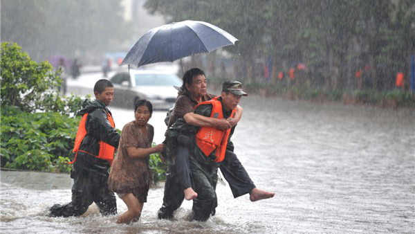 Chuyên gia Trung Quốc giải mã mưa lũ nghiêm trọng ở nước này - Ảnh 1.