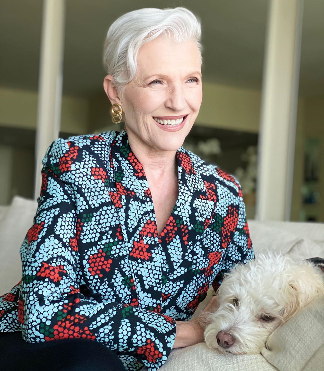 Cụ bà 72 tuổi chia sẻ 3 bước skincare quan trọng nhất cuộc đời: Mới 15 tuổi, tôi đã biết chống nắng từ đầu tới chân - Ảnh 3.