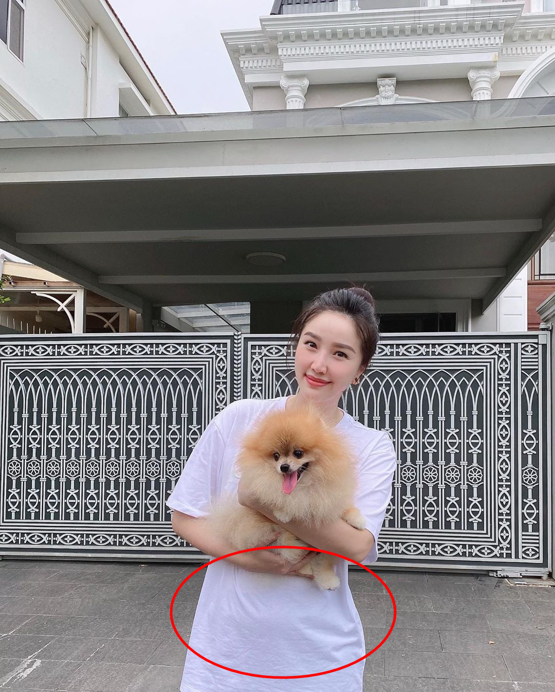 Mặt đầy đặn lại lộ bụng lùm lùm hẳn, Bảo Thy dính tin đồn mang thai con đầu lòng với đại gia Phan Lĩnh - Ảnh 2. Mặt đầy đặn lại lộ bụng lùm lùm hẳn, Bảo Thy dính tin đồn mang thai con đầu lòng với đại gia Phan Lĩnh - Ảnh 2.