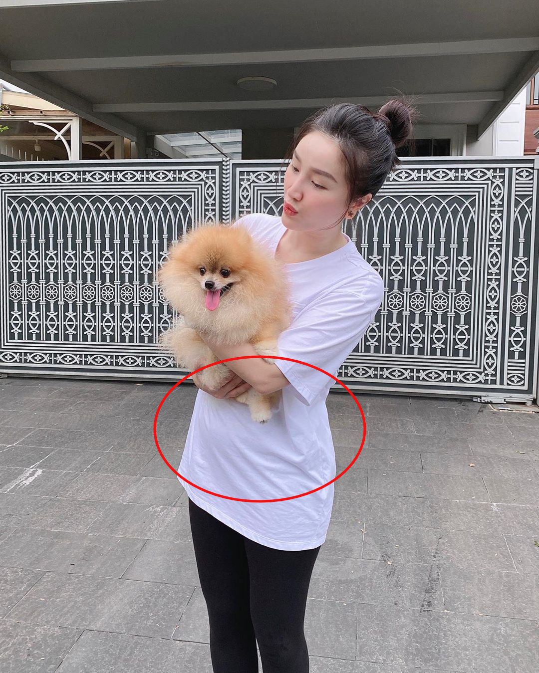 Mặt đầy đặn lại lộ bụng lùm lùm hẳn, Bảo Thy dính tin đồn mang thai con đầu lòng với đại gia Phan Lĩnh - Ảnh 3. Mặt đầy đặn lại lộ bụng lùm lùm hẳn, Bảo Thy dính tin đồn mang thai con đầu lòng với đại gia Phan Lĩnh - Ảnh 3.