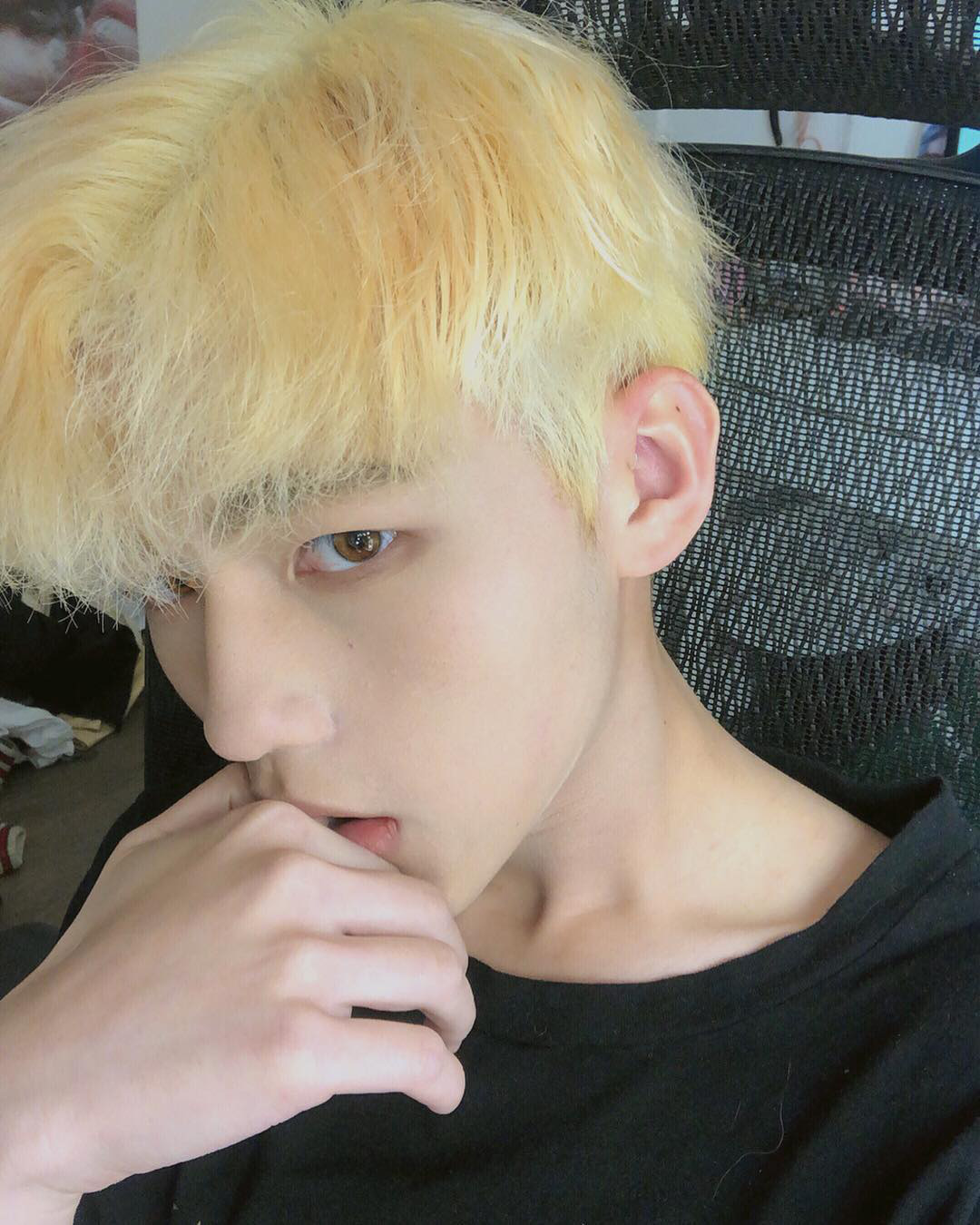 Nhất Ho&agrave;ng h&oacute;a ra cũng thuộc hội nghiện nhuộm t&oacute;c, xanh đỏ t&iacute;m v&agrave;ng g&igrave; đều c&oacute; hết - Ảnh 13.