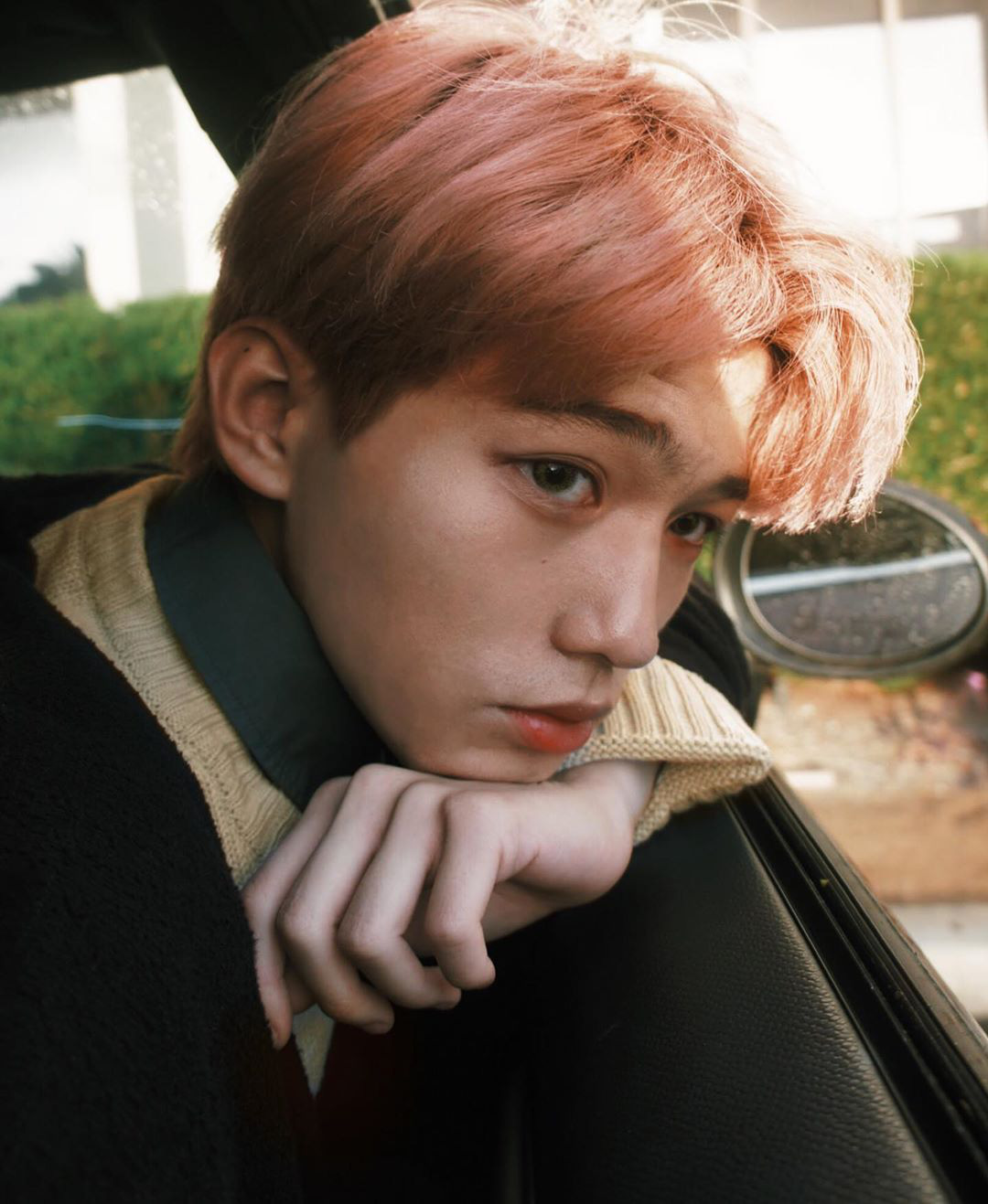 Nhất Ho&agrave;ng h&oacute;a ra cũng thuộc hội nghiện nhuộm t&oacute;c, xanh đỏ t&iacute;m v&agrave;ng g&igrave; đều c&oacute; hết - Ảnh 11.