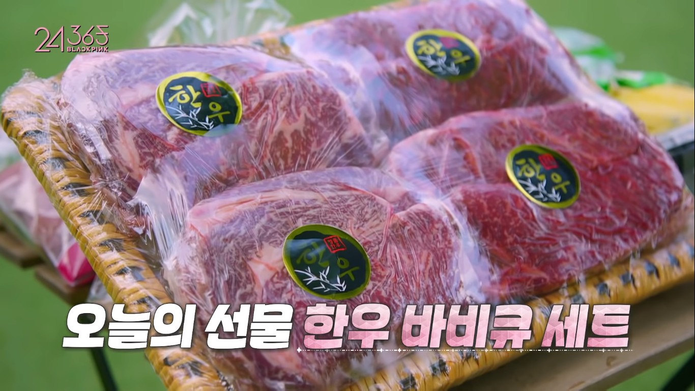 Jisoo khiến 3 c&ocirc; em g&aacute;i BLACKPINK ph&aacute;t hờn đến mức c&acirc;m n&iacute;n bởi khả năng hội họa - Ảnh 3.