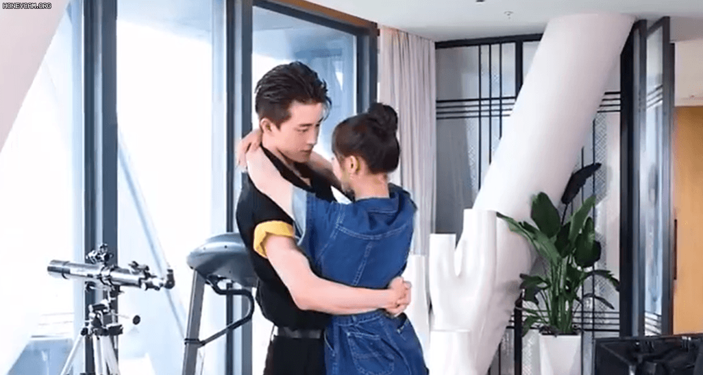Show cảnh ân ái khắp MXH, phim ngôn tình mới của xứ Trung khiến netizen lắc đầu ngán ngẩm  - Ảnh 6.