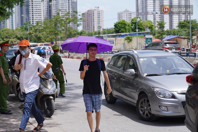 Đề thi chuyên Toán siêu khó, thí sinh Hà Nội khóc ròng vì không làm được bài - Ảnh 35.