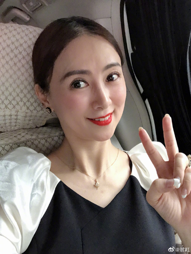 Hoa hậu Ch&acirc;u &Aacute; bị bố mẹ từ mặt v&igrave; đ&oacute;ng phim n&oacute;ng, chồng hắt hủi đuổi khỏi nh&agrave; giờ ra sao? - Ảnh 16.