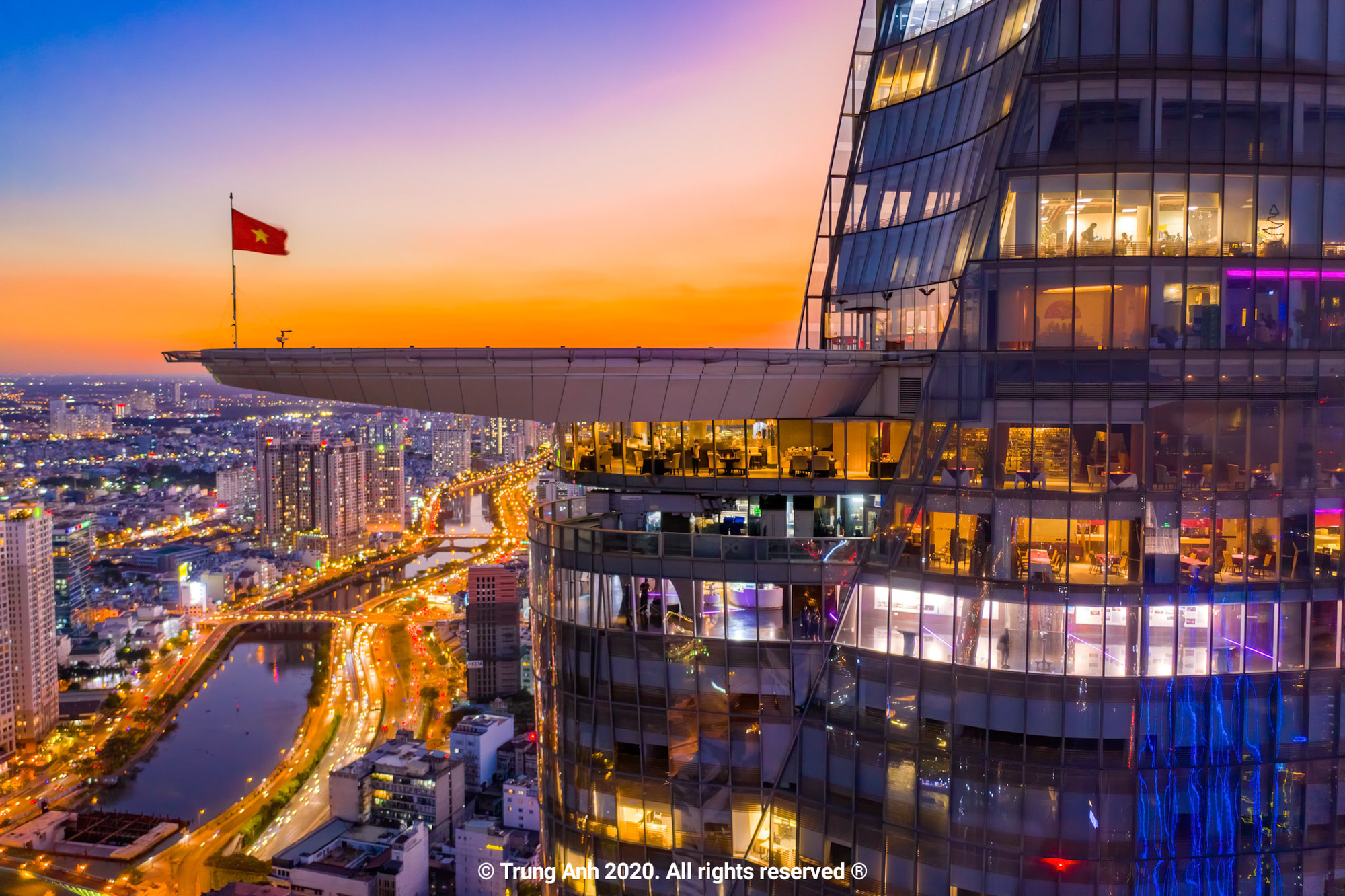 Khoảnh khắc 2 to&agrave; th&aacute;p cao nhất S&agrave;i G&ograve;n v&ocirc; t&igrave;nh lọt chung khung h&igrave;nh khiến d&acirc;n mạng thảng thốt: Đẹp như cảnh trong phim Hollywood vậy! - Ảnh 7.