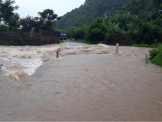 Mưa lớn ở Hà Giang khiến 5 người chết, 2 nhà máy thủy điện bị đất đá vùi lấp - Ảnh 1.