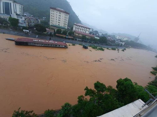 Mưa lớn ở Hà Giang khiến 5 người chết, 2 nhà máy thủy điện bị đất đá vùi lấp - Ảnh 3.