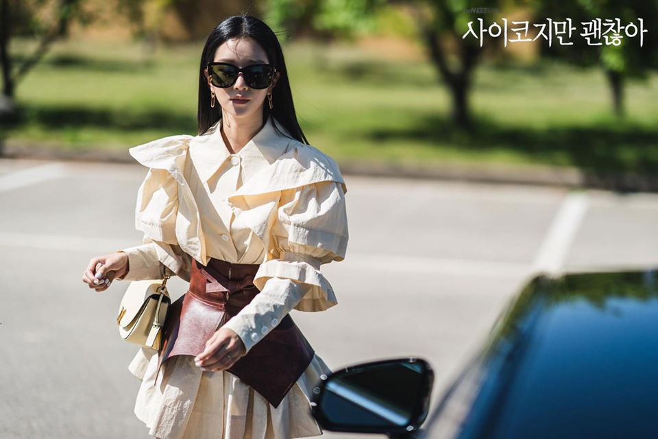 Mãn nhãn với loạt trang phục của Seo Ye Ji (Điên Thì Có Sao): Váy áo tôn eo hay bồng bềnh hết sức hóa ra là có dụng ý - Ảnh 8.