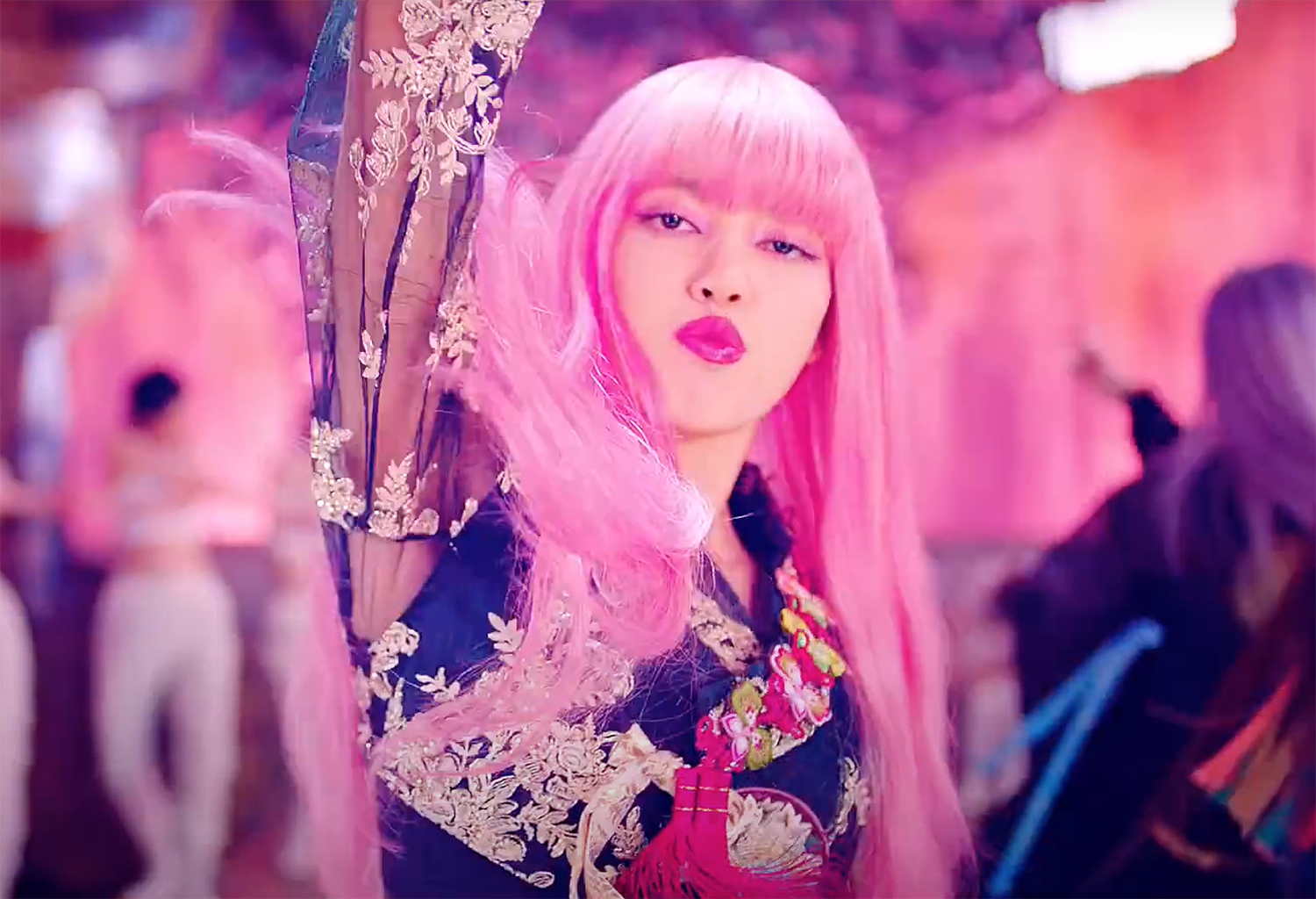 Chính Jennie, Jisoo đã hiến kế cho chuyên gia makeup khi thực hiện MV How You Like That, tạo trend gây bão khắp châu Á - Ảnh 7.
