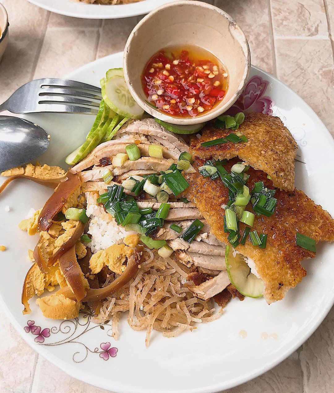 Cũng gọi là cơm tấm nhưng đặc sản nổi tiếng của Long Xuyên lại rất khác Sài Gòn, chỉ ai ăn rồi mới biết - Ảnh 9.